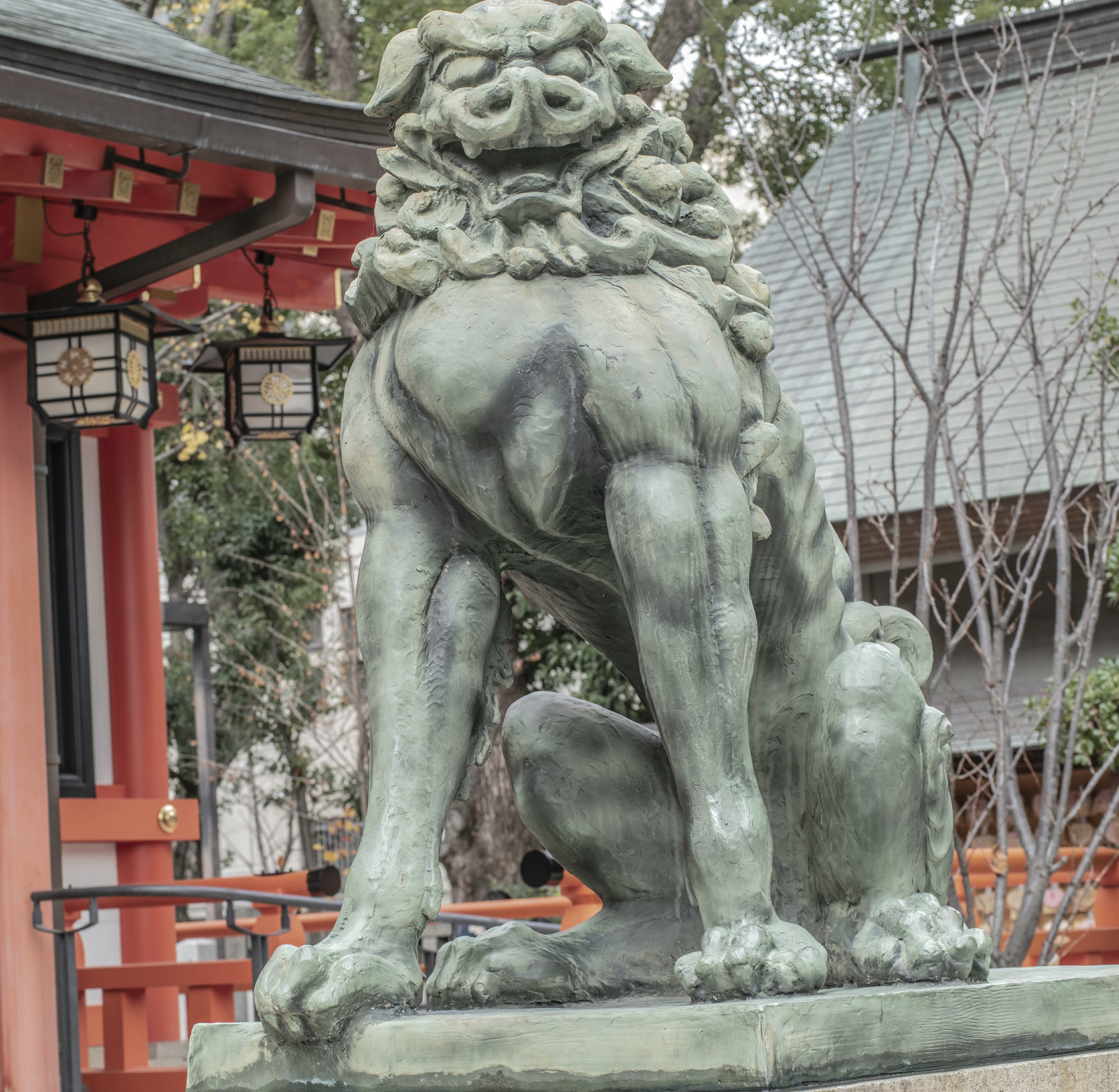 Reference lion (ground truth)